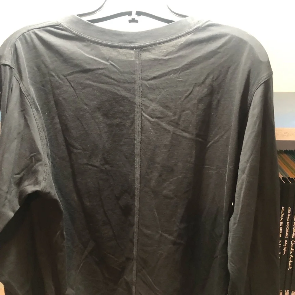 lululemon athletica Charcoal Long Sleeve Tee - Picture 4 of 9